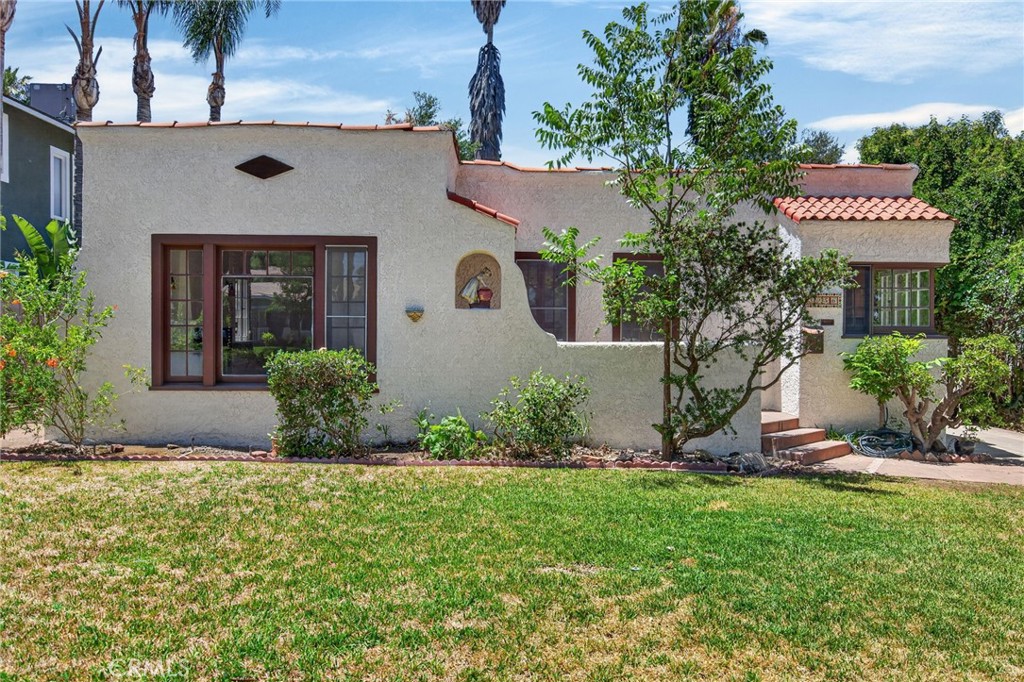 3956 Beechwood Place Riverside, CA 92506 - Photo 4 of 31