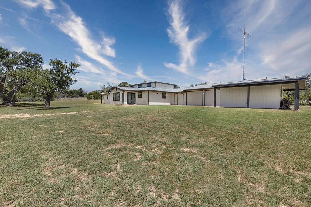622 Paradise Ranch Road Fredericksburg, TX 78624 - Photo 4 of 57 Gallery Image 4