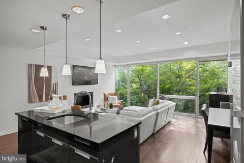 $615,000 | 122 New Street, Unit 2C, Philadelphia, PA 19106