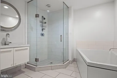 $615,000 | 122 New Street, Unit 2C, Philadelphia, PA 19106