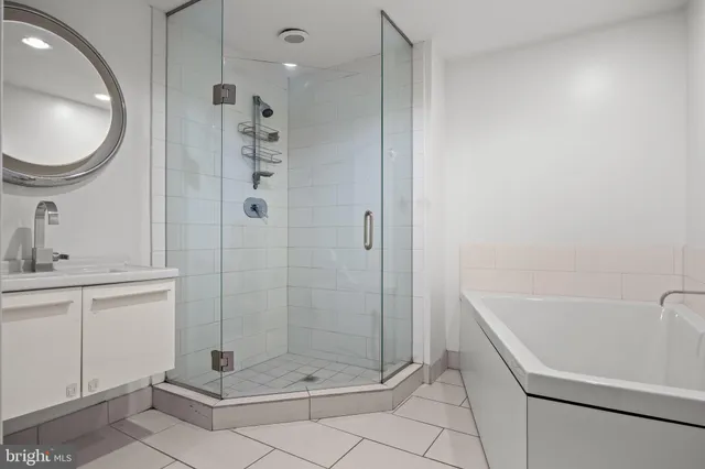 $615,000 | 122 New Street, Unit 2C, Philadelphia, PA 19106