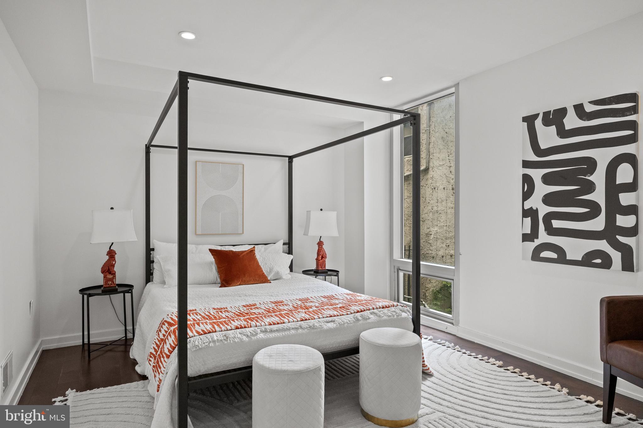 122 New Street, Unit 2C Philadelphia, PA 19106 - Photo 17 of 23 2nd Bedroom