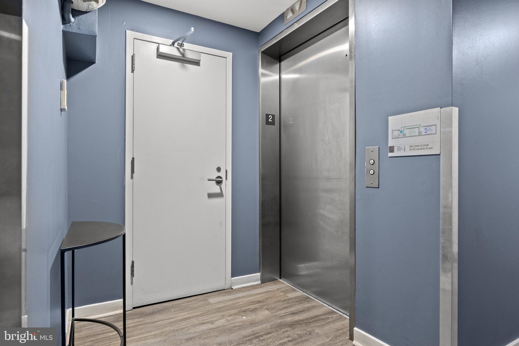 122 New Street, Unit 2C Philadelphia, PA 19106 - Photo 20 of 23 Lobby Elevator Entrance