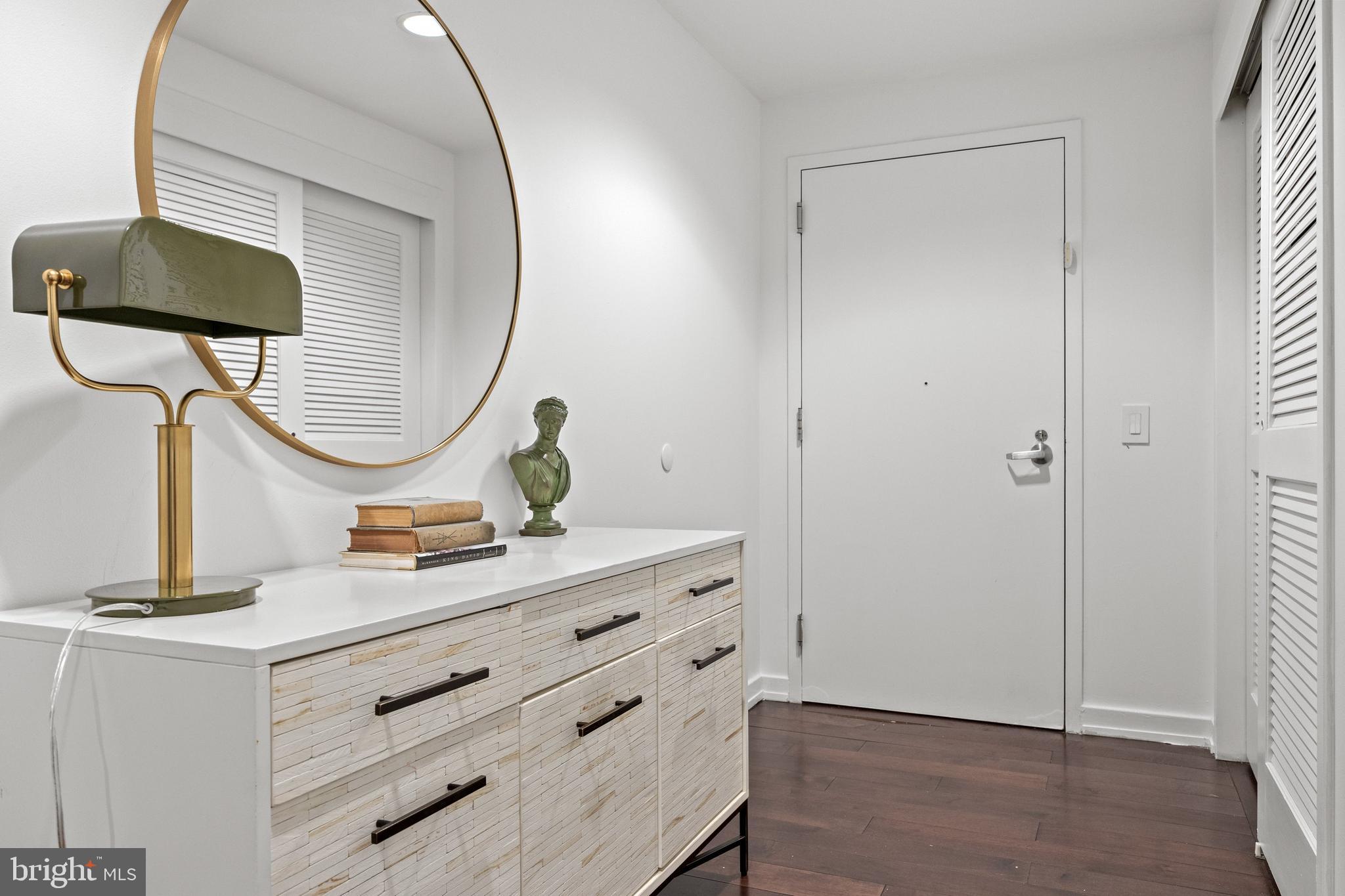 122 New Street, Unit 2C Philadelphia, PA 19106 - Photo 4 of 23