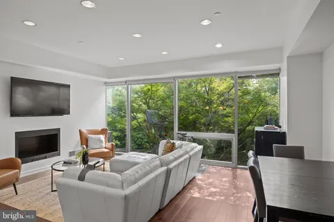 $615,000 | 122 New Street, Unit 2C, Philadelphia, PA 19106