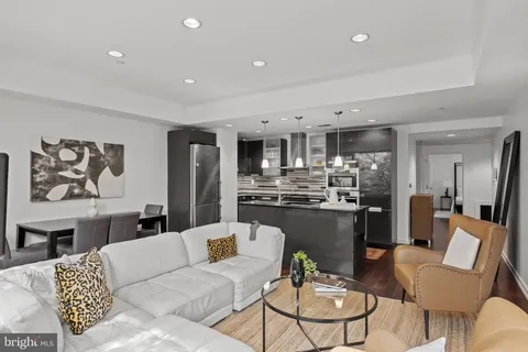 $615,000 | 122 New Street, Unit 2C, Philadelphia, PA 19106