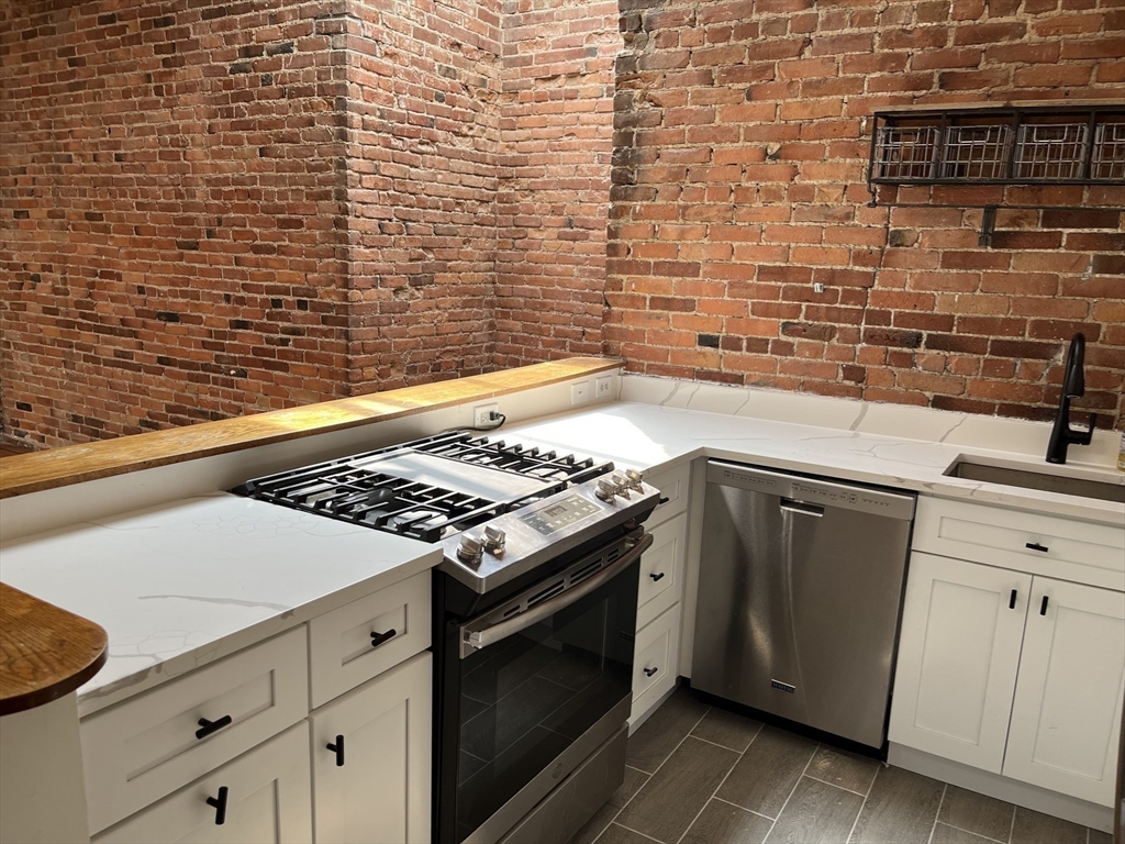101 Cedar Street, Unit 3 Boston, MA 02119 - Photo 12 of 23