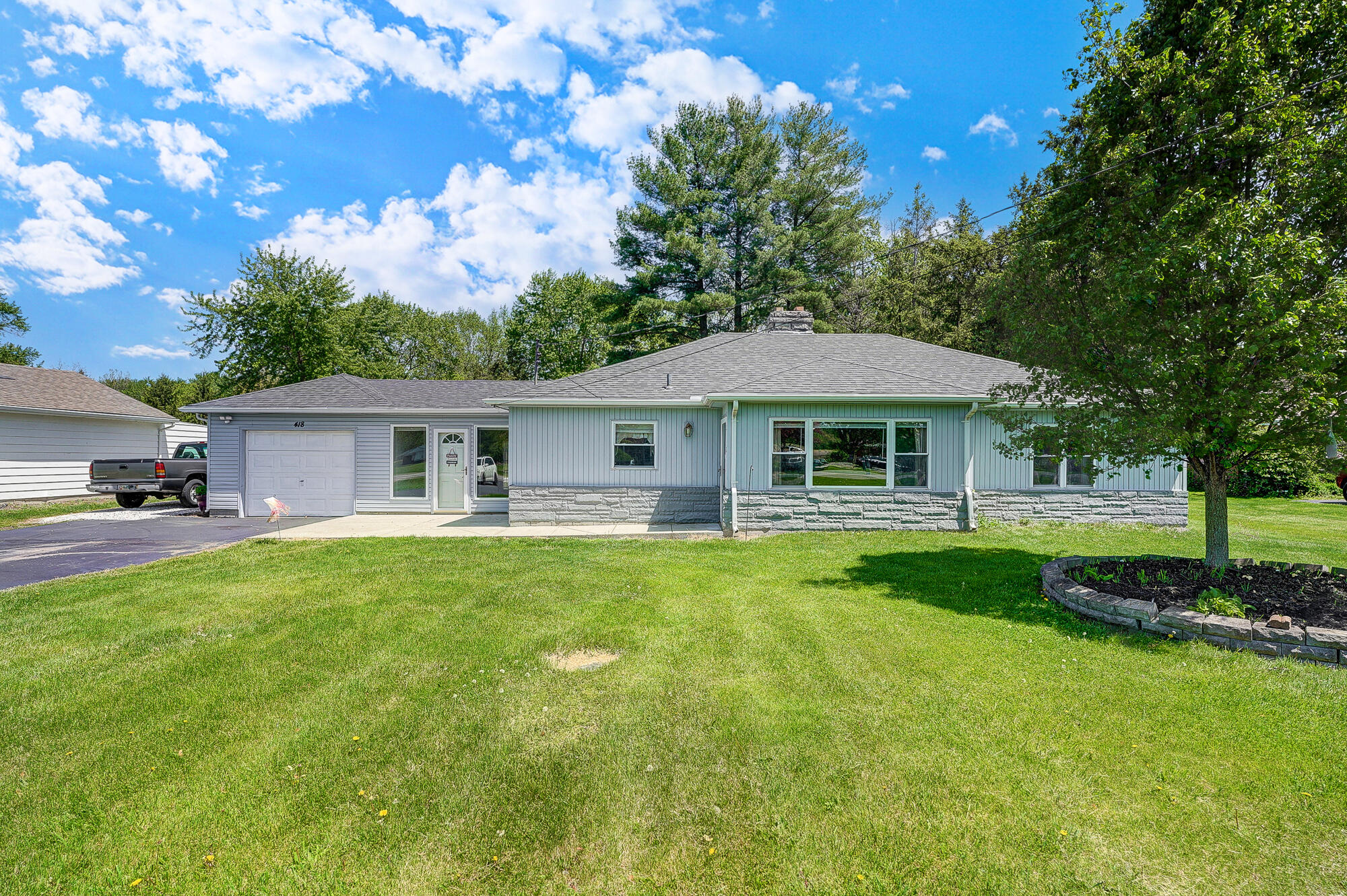 418 West Possum Road Springfield, OH 45506 - Photo 1 of 46