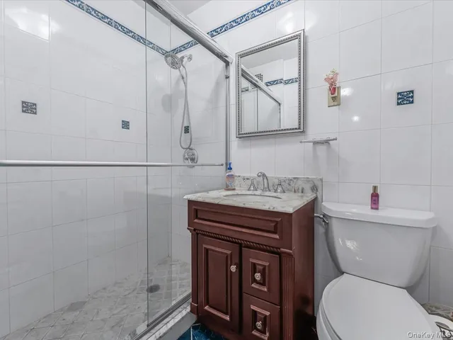 $238,000 | 241-20 Northern Boulevard, Unit 6M | Douglaston