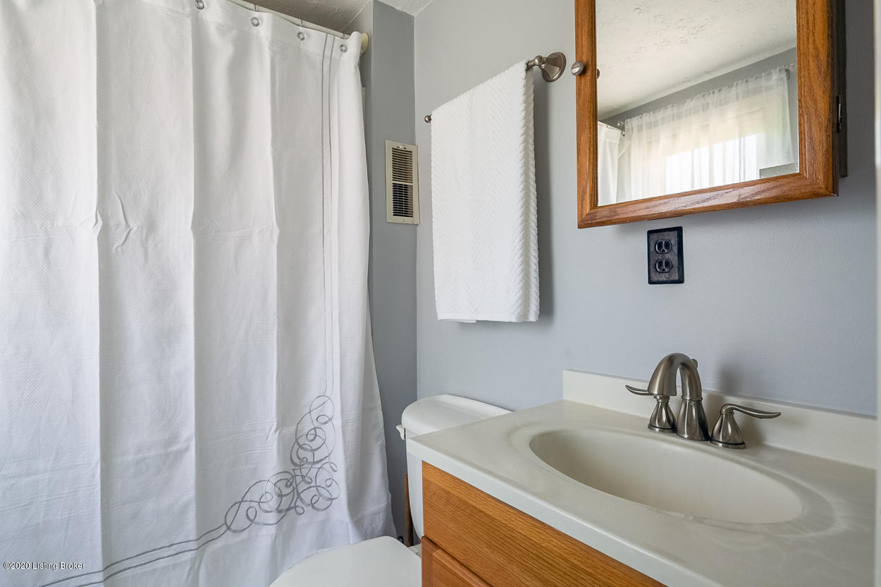 959 Houghlin Road Bloomfield, KY 40008 - Photo 6 of 24 9