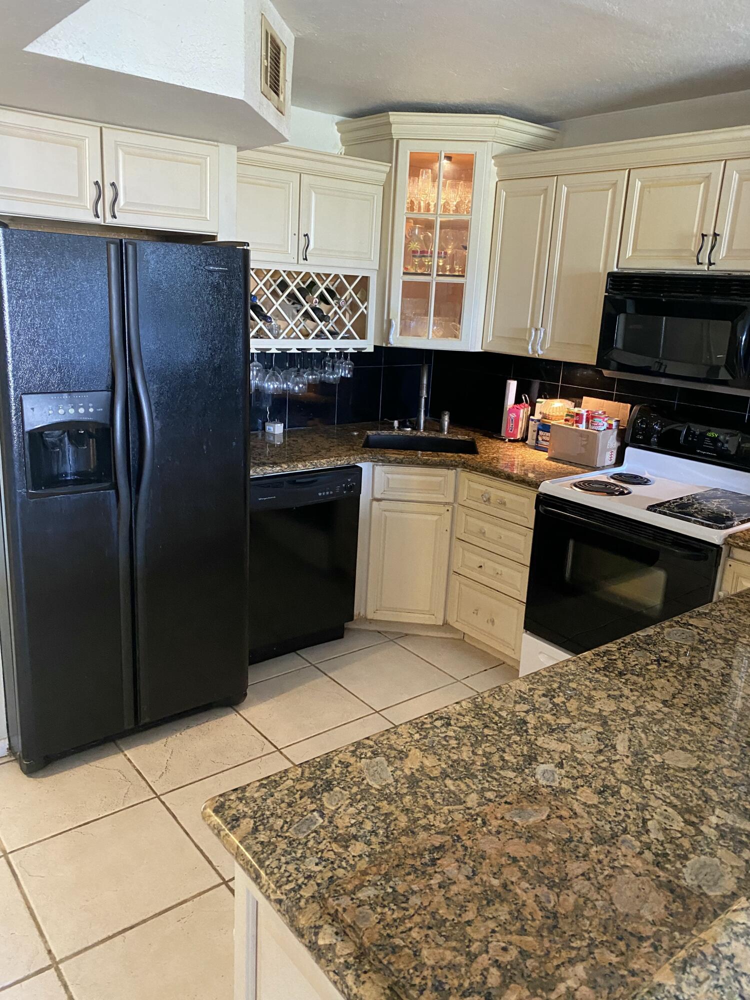 755 Dotterel Road, Unit 1304 Delray Beach, FL 33444 - Photo 8 of 21 Kitchen