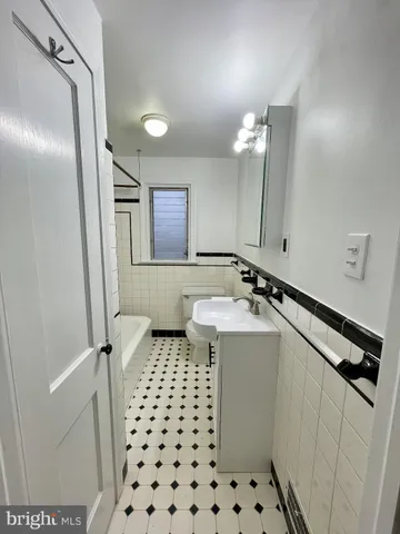 $2,600 | 119 East 11th Avenue, Conshohocken, PA 19428