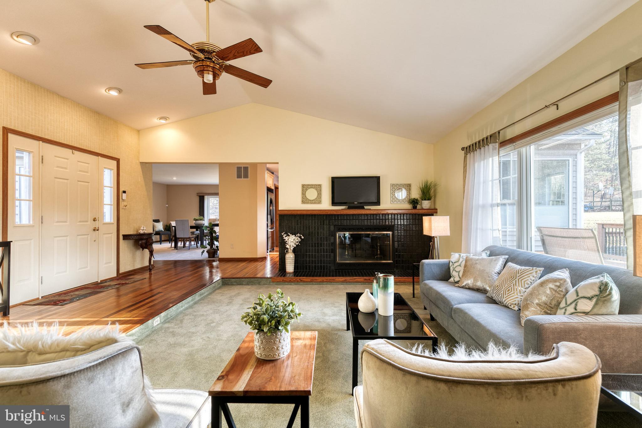 1126 Dulaney Gate Circle Cockeysville, MD 21030 - Photo 3 of 66