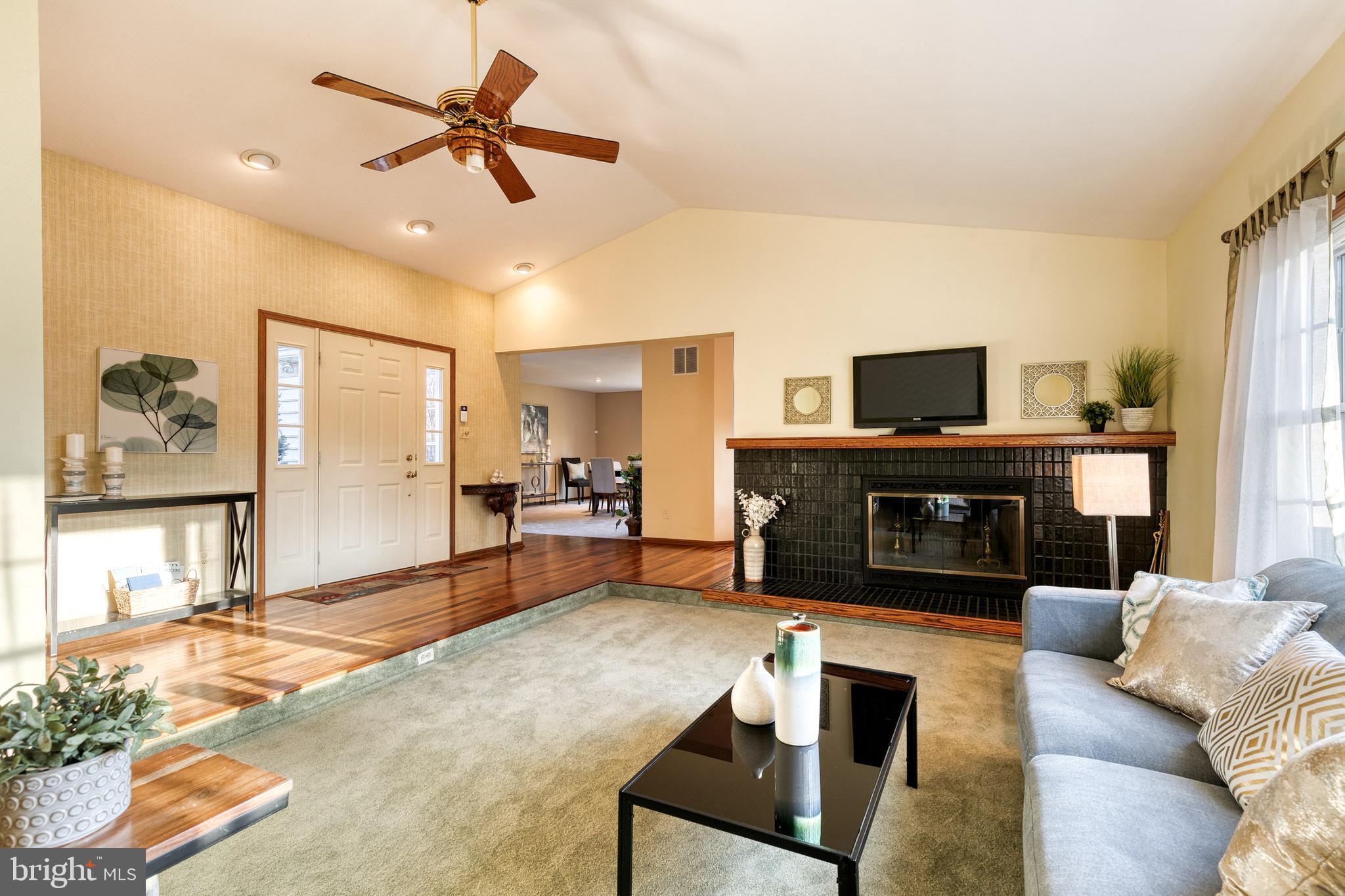 1126 Dulaney Gate Circle Cockeysville, MD 21030 - Photo 4 of 66