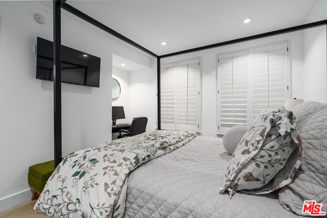 11740 Sunset Boulevard, Unit 14 Los Angeles, CA 90049 - Photo 30 of 44