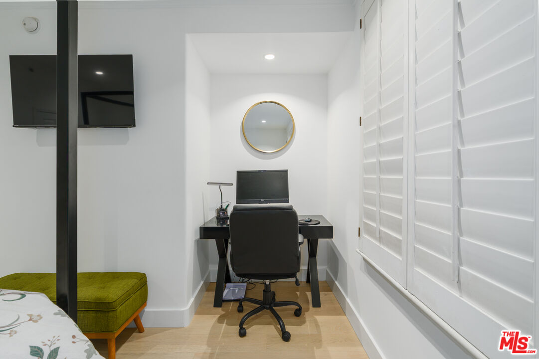 11740 Sunset Boulevard, Unit 14 Los Angeles, CA 90049 - Photo 33 of 44