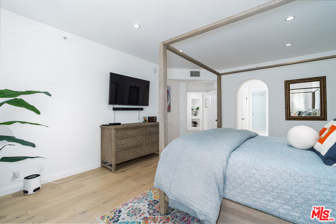 11740 Sunset Boulevard, Unit 14 Los Angeles, CA 90049 - Photo 40 of 44