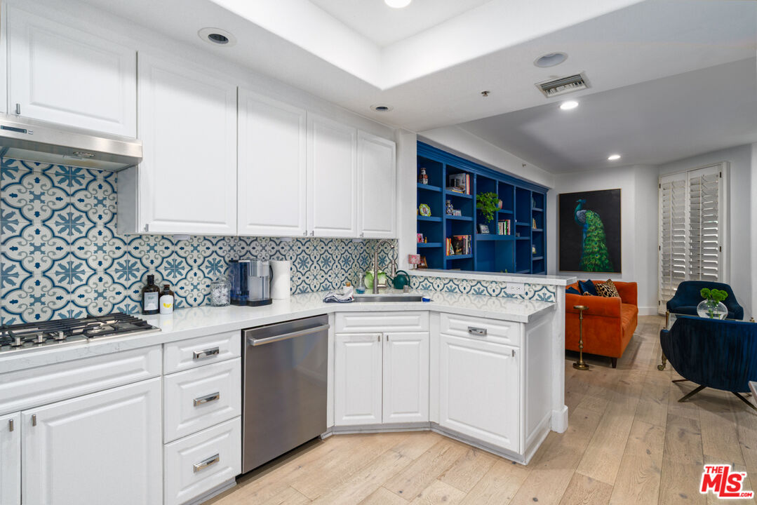 11740 Sunset Boulevard, Unit 14 Los Angeles, CA 90049 - Photo 4 of 44