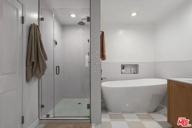 $1,349,000 | 11740 Sunset Boulevard, Unit 14, Los Angeles, CA 90049