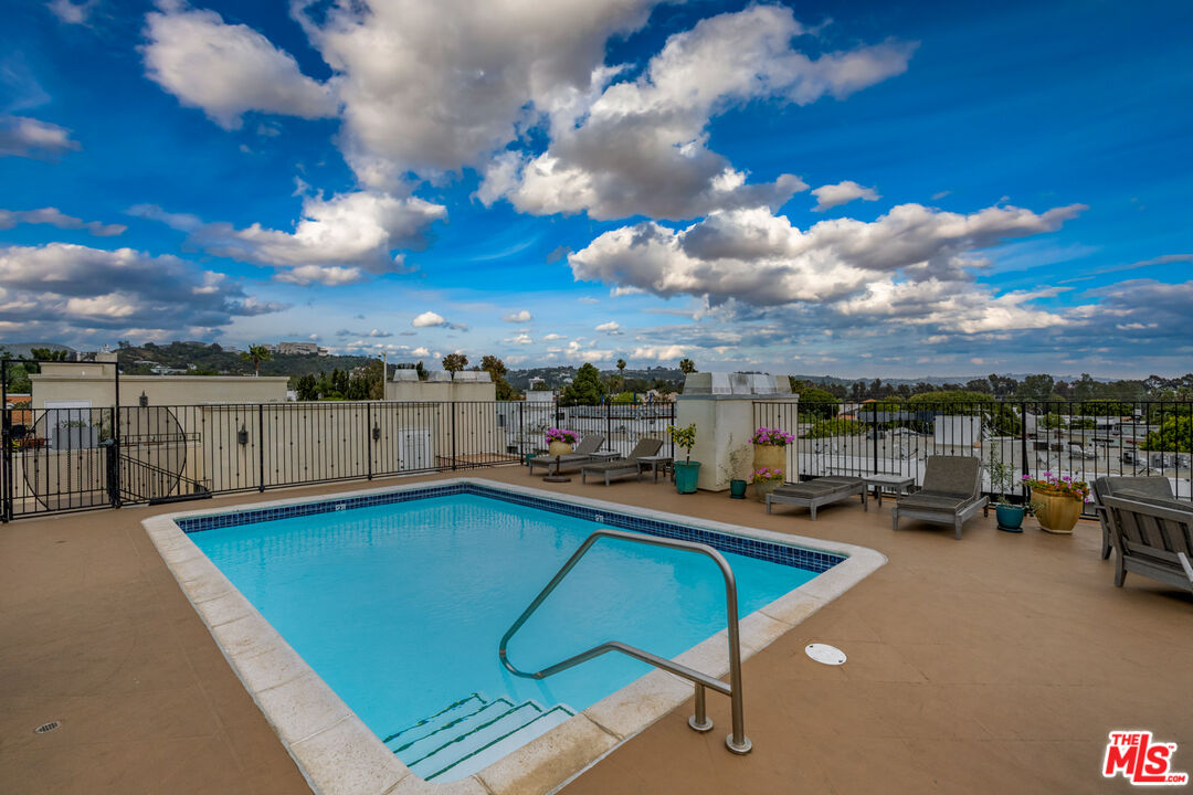 11740 Sunset Boulevard, Unit 14 Los Angeles, CA 90049 - Photo 43 of 44