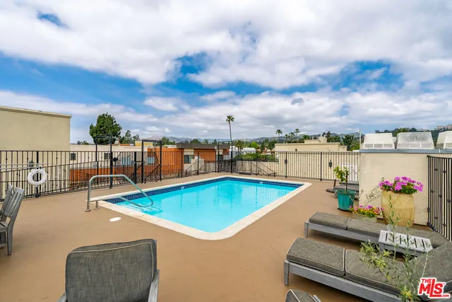 $1,349,000 | 11740 Sunset Boulevard, Unit 14, Los Angeles, CA 90049