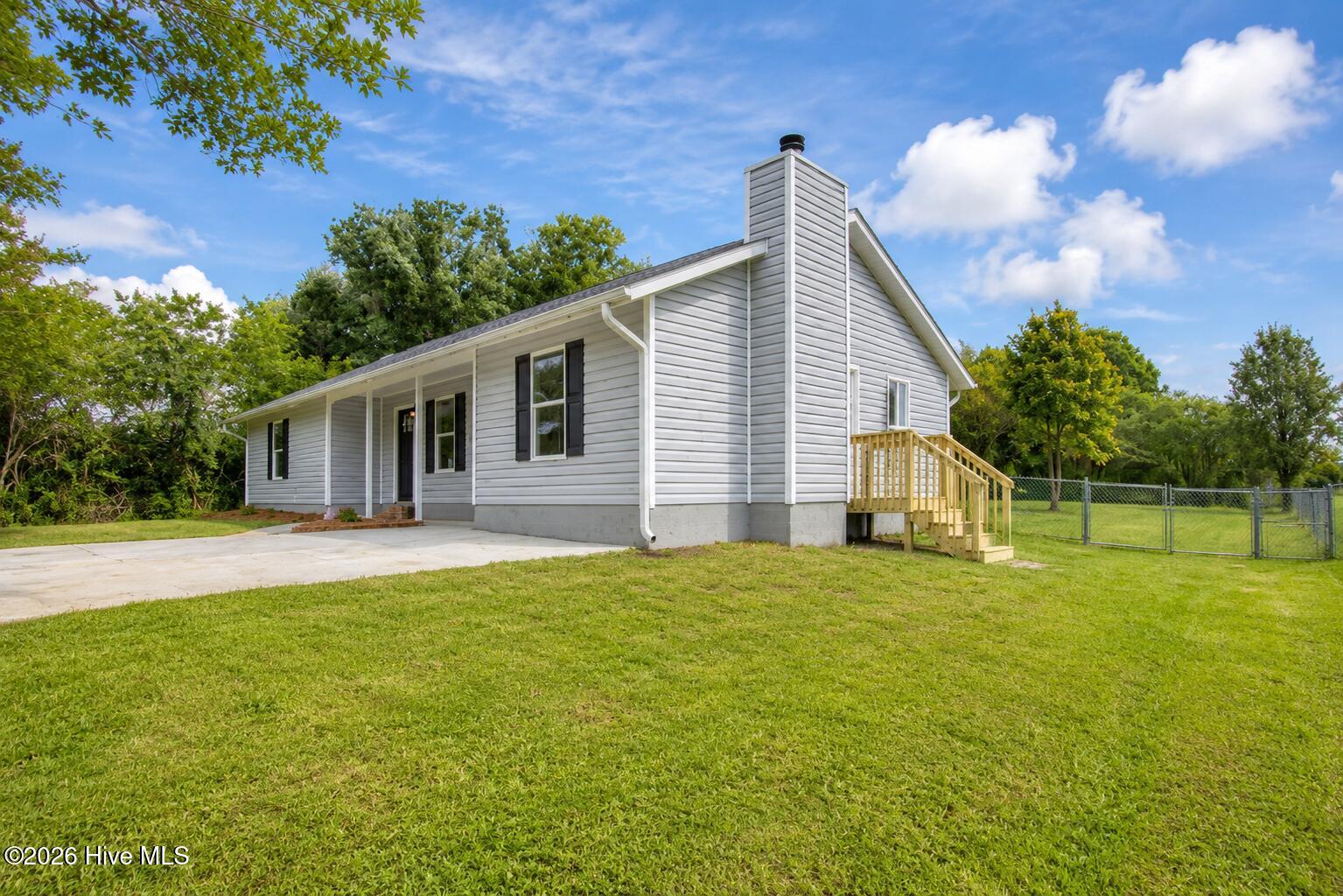 538 Waters Road Jacksonville, NC 28546 - Photo 5 of 41 5