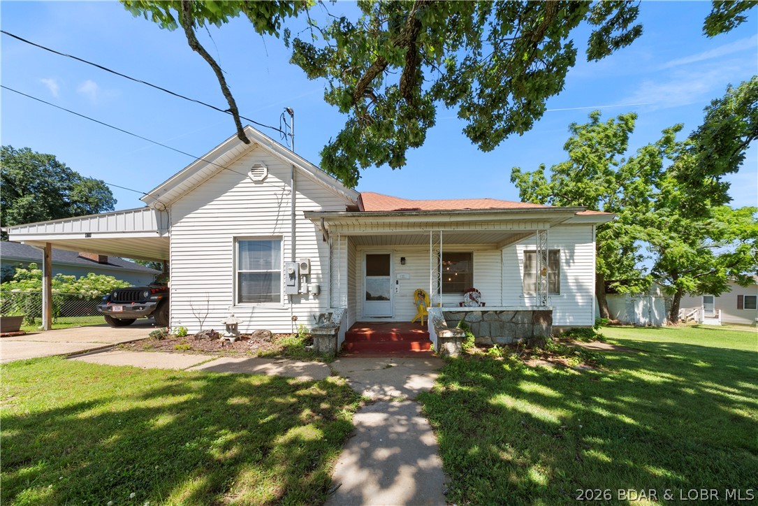 421 Lombar Street Iberia, MO 65486 - Photo 2 of 36