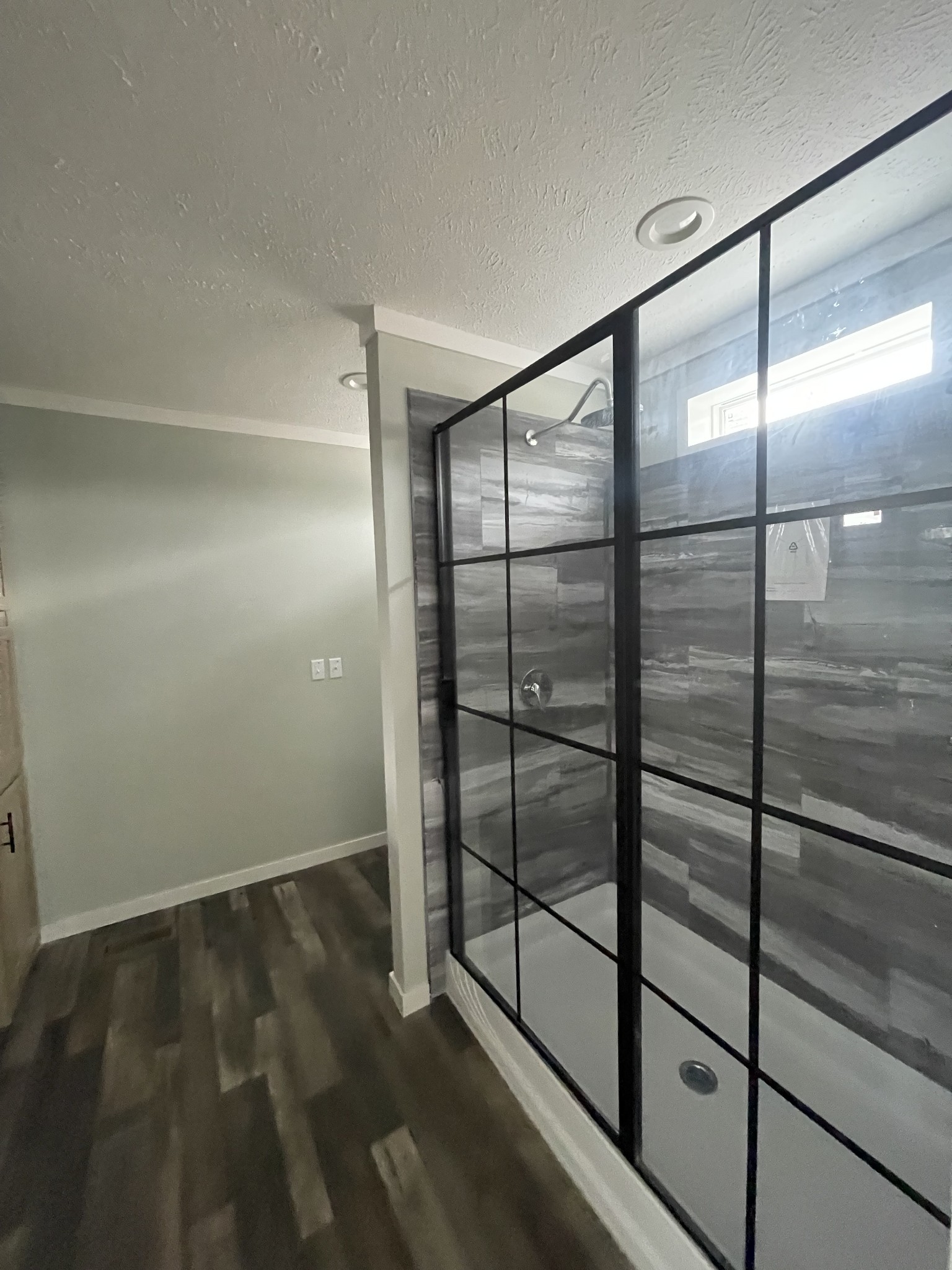 889 White Springs Road Lafayette, TN 37083 - Photo 7 of 9 a empty room with white walls