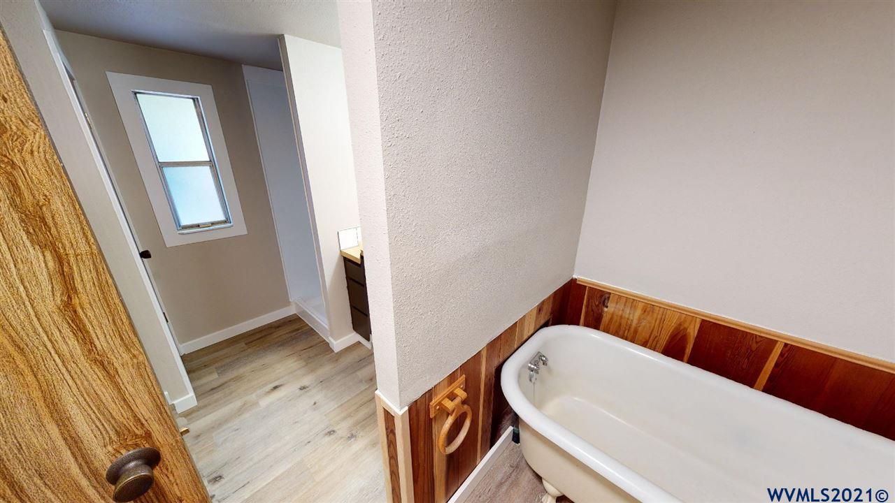 7990 Marion Road Turner, OR 97392 - Photo 12 of 25