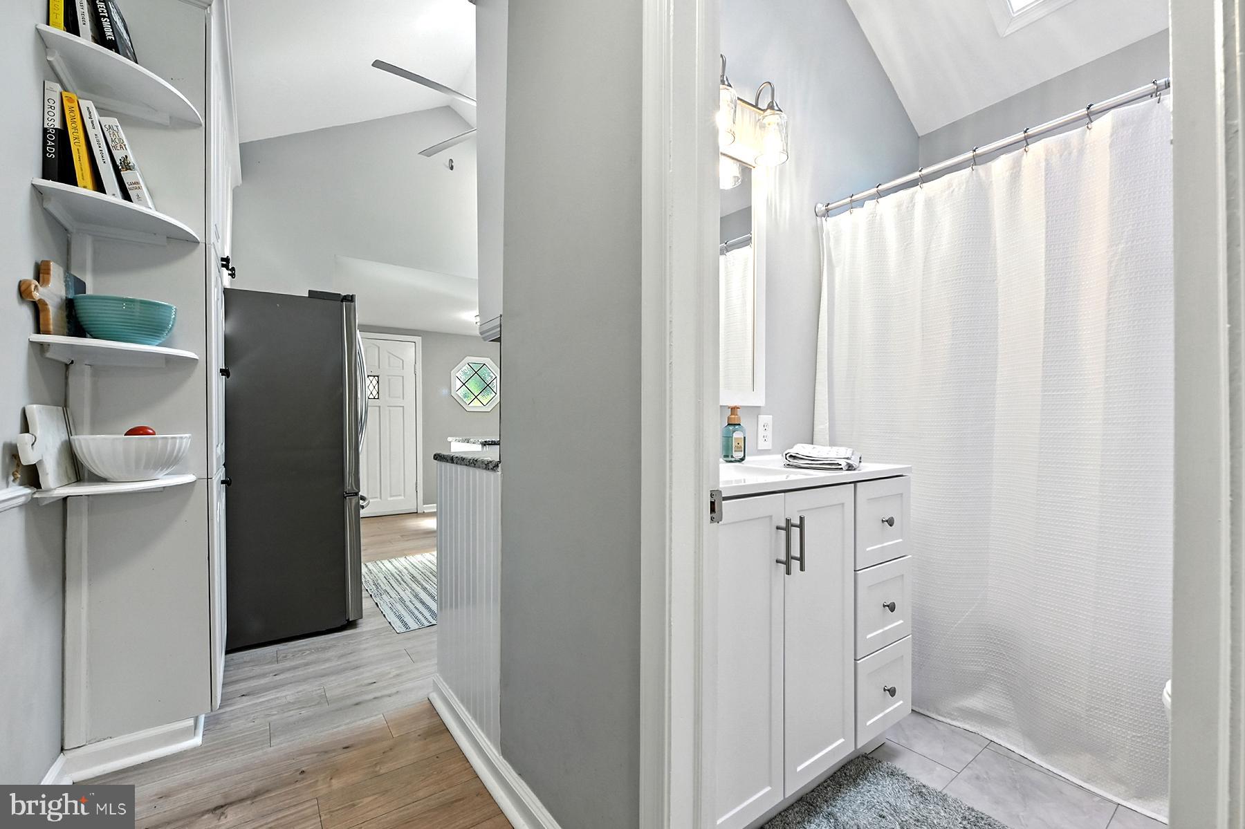 359 Hall Road Crownsville, MD 21032 - Photo 11 of 33 Main level full bathroom