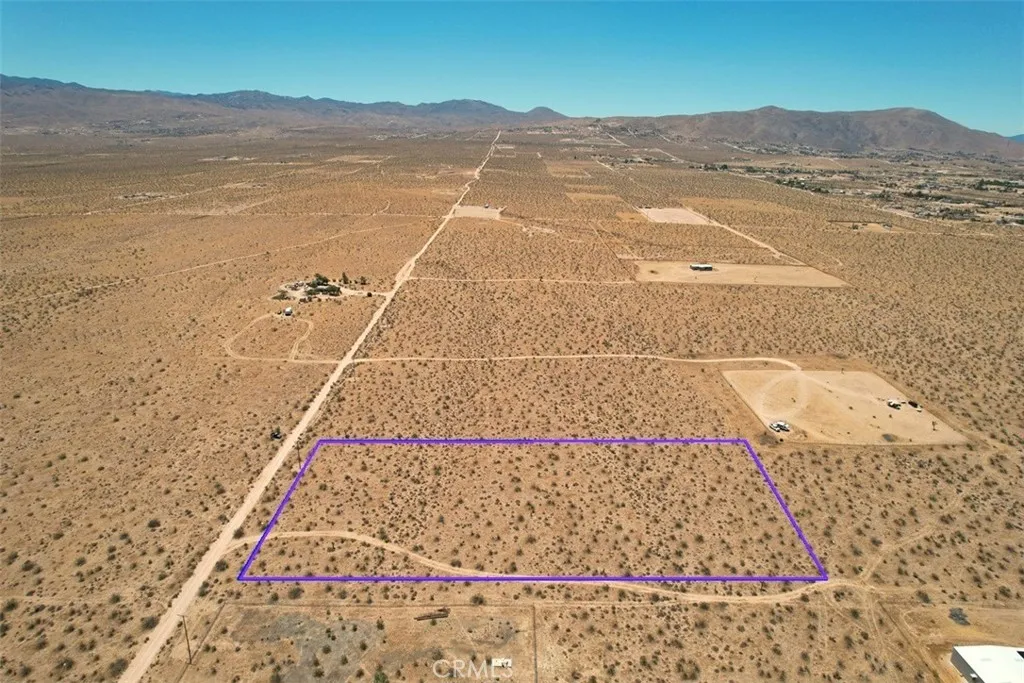 38 Japatul Road Apple Valley, CA 92307 - Photo 13 of 19 a view of an ocean beach and mountain