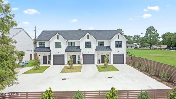 $297,500 | 424 Eraste Landry Road, Lafayette, LA 70506
