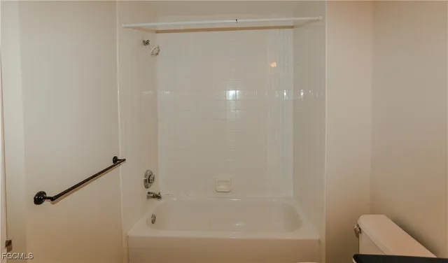 $1,999 | 4670 St Croix Lane, Unit 618, Naples, FL 34109