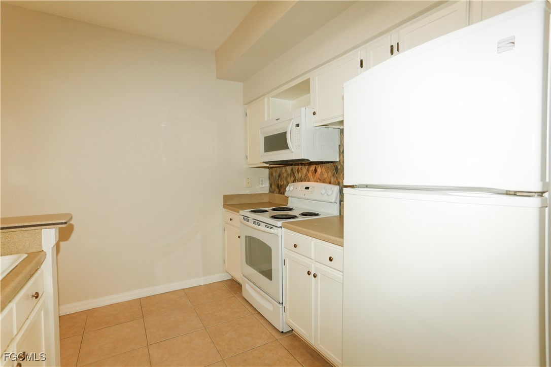 4670 St Croix Lane, Unit 618 Naples, FL 34109 - Photo 8 of 19