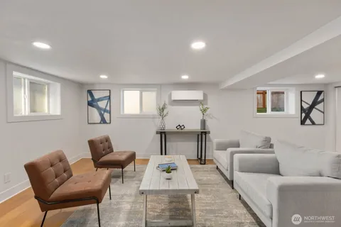 $1,092,499 | 512 Northwest 44th Street, Seattle, WA 98107