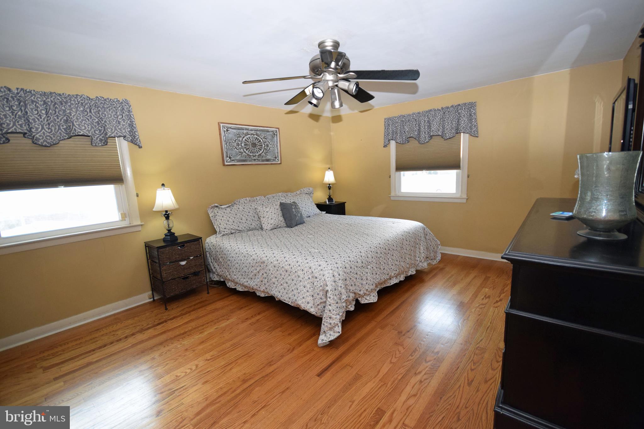 375 Gleaves Road Springfield, PA 19064 - Photo 24 of 38 Space Master Bedrrom