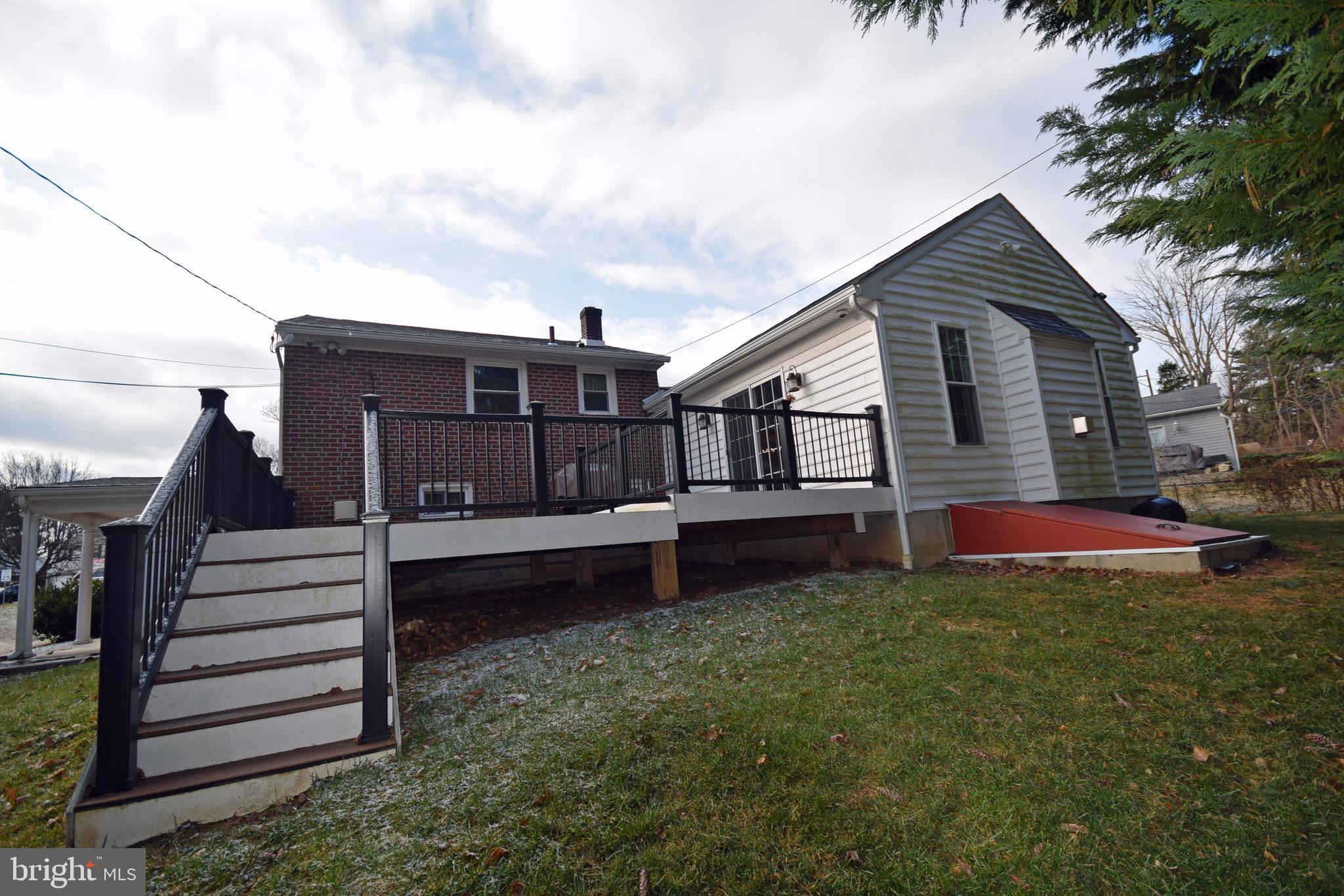 375 Gleaves Road Springfield, PA 19064 - Photo 29 of 38 Fenced in Yard is ready for you pets!