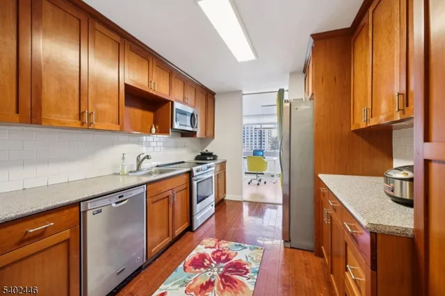 $354,000 | 1 Claridge Drive, Unit 503, Verona, NJ 07044