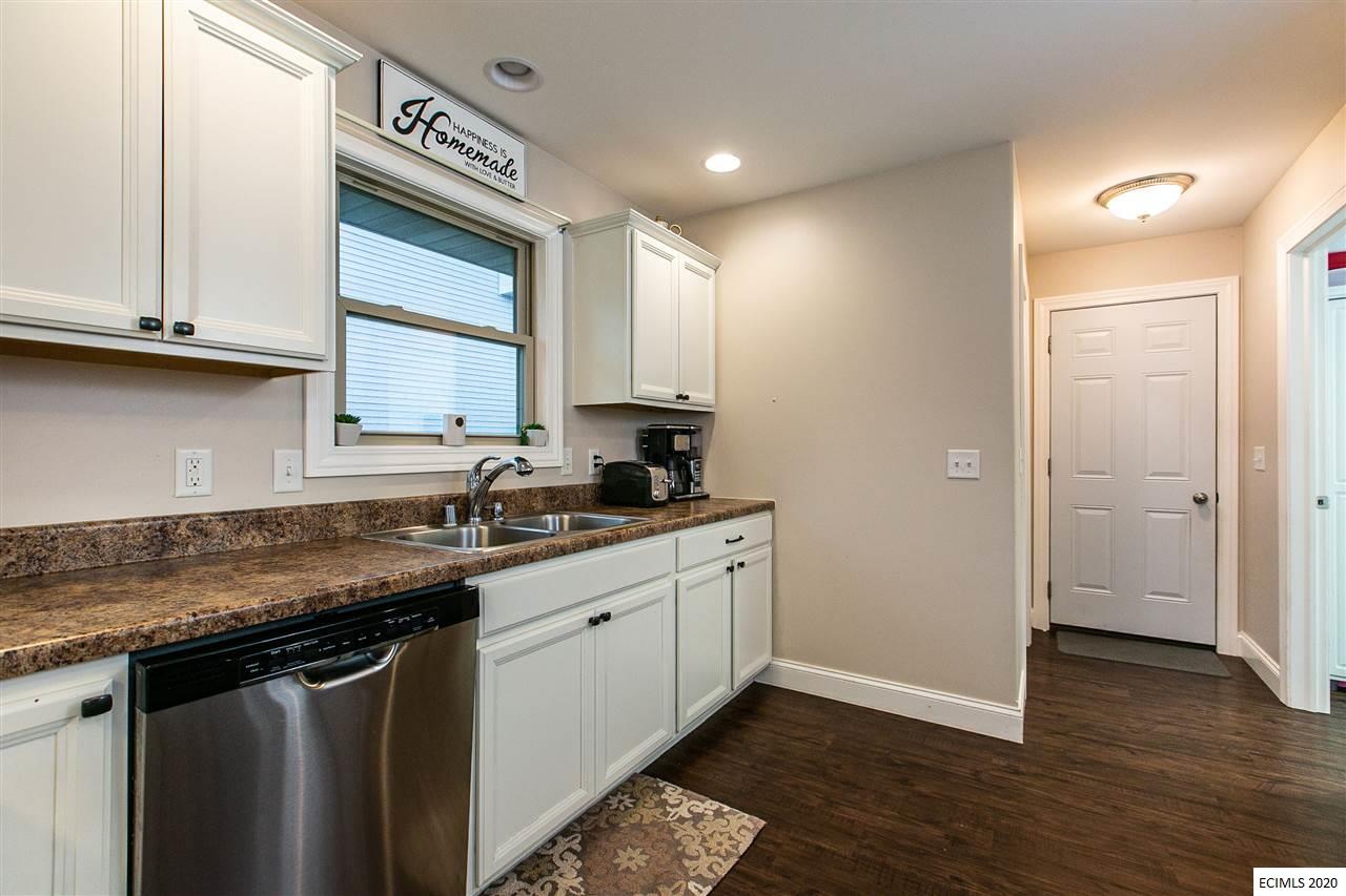 5149 Park Place Dubuque, IA 52002 - Photo 11 of 45 Gallery Image 11