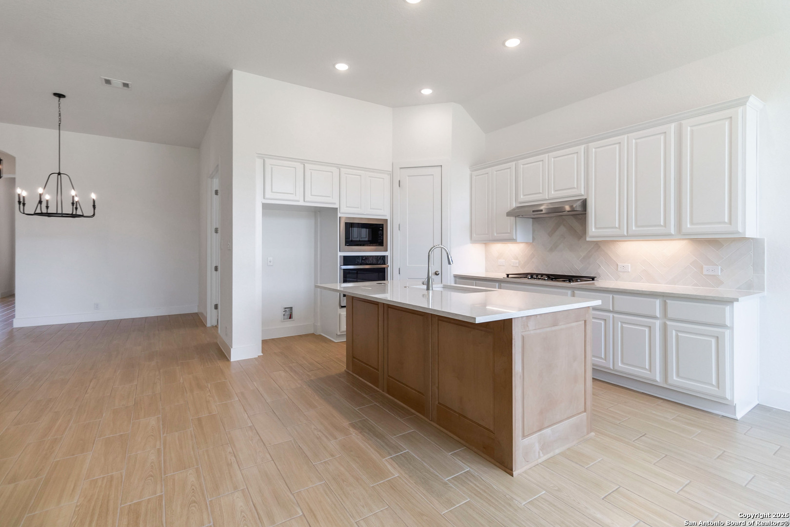 2916 Edinburgh Bulverde, TX 78163 - Photo 12 of 35