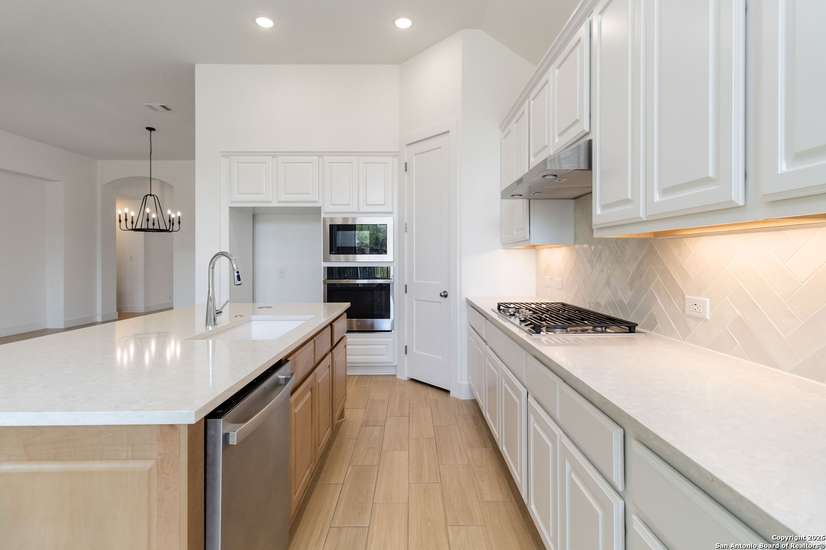 2916 Edinburgh Bulverde, TX 78163 - Photo 15 of 35