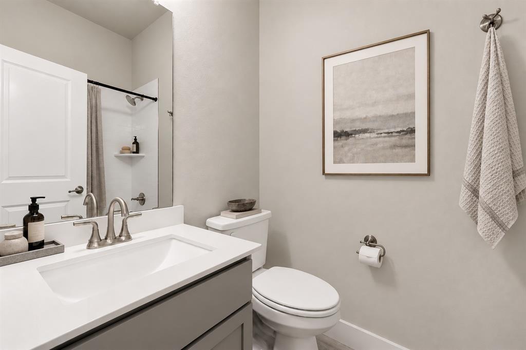 5112 Holy Springs Road Denton, TX 76207 - Photo 16 of 24 Secondary Bathroom 2