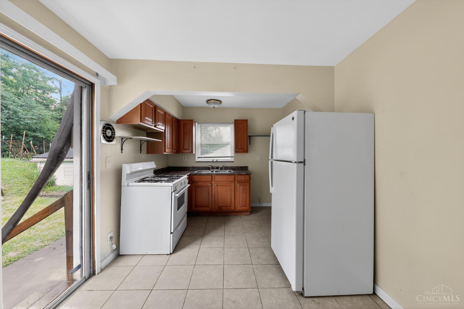 218 Ridgeway Road Cincinnati, OH 45216 - Photo 16 of 30