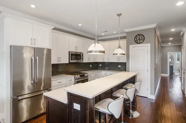 $3,000 | 1841 South State Street, Unit 2, Chicago, IL 60616