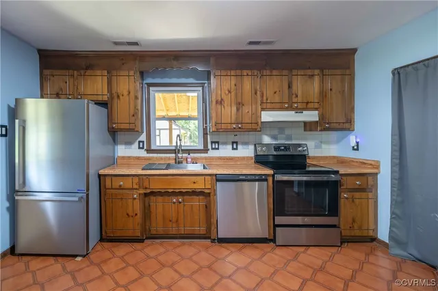 $305,000 | 9323 Edington Drive, North Chesterfield, VA 23237