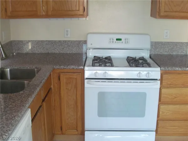 $2,040 | 900 Windhook Street, Las Vegas, NV 89144