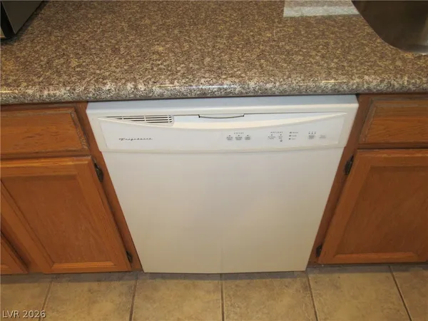 $2,040 | 900 Windhook Street, Las Vegas, NV 89144