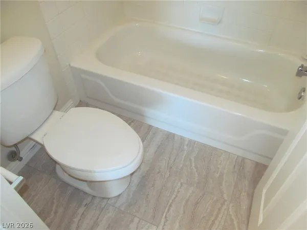 $2,040 | 900 Windhook Street, Las Vegas, NV 89144