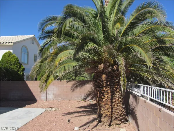 $2,040 | 900 Windhook Street, Las Vegas, NV 89144