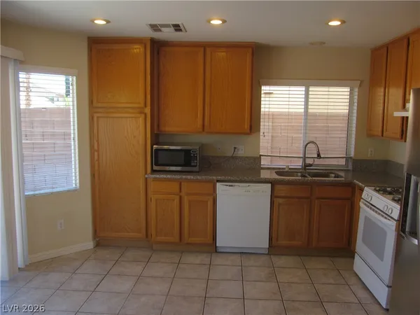 $2,040 | 900 Windhook Street, Las Vegas, NV 89144